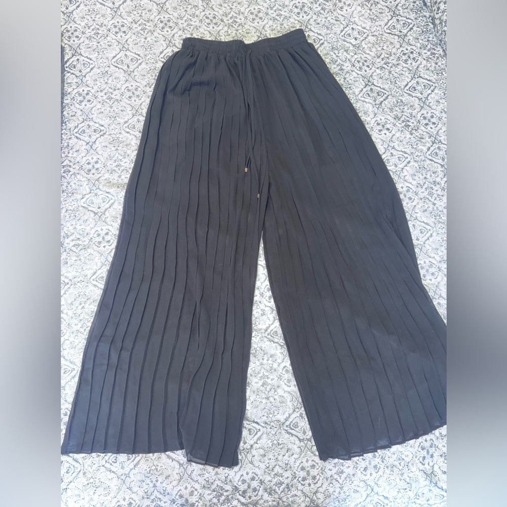 HYFVE Black Wide Leg Pleated Pants
